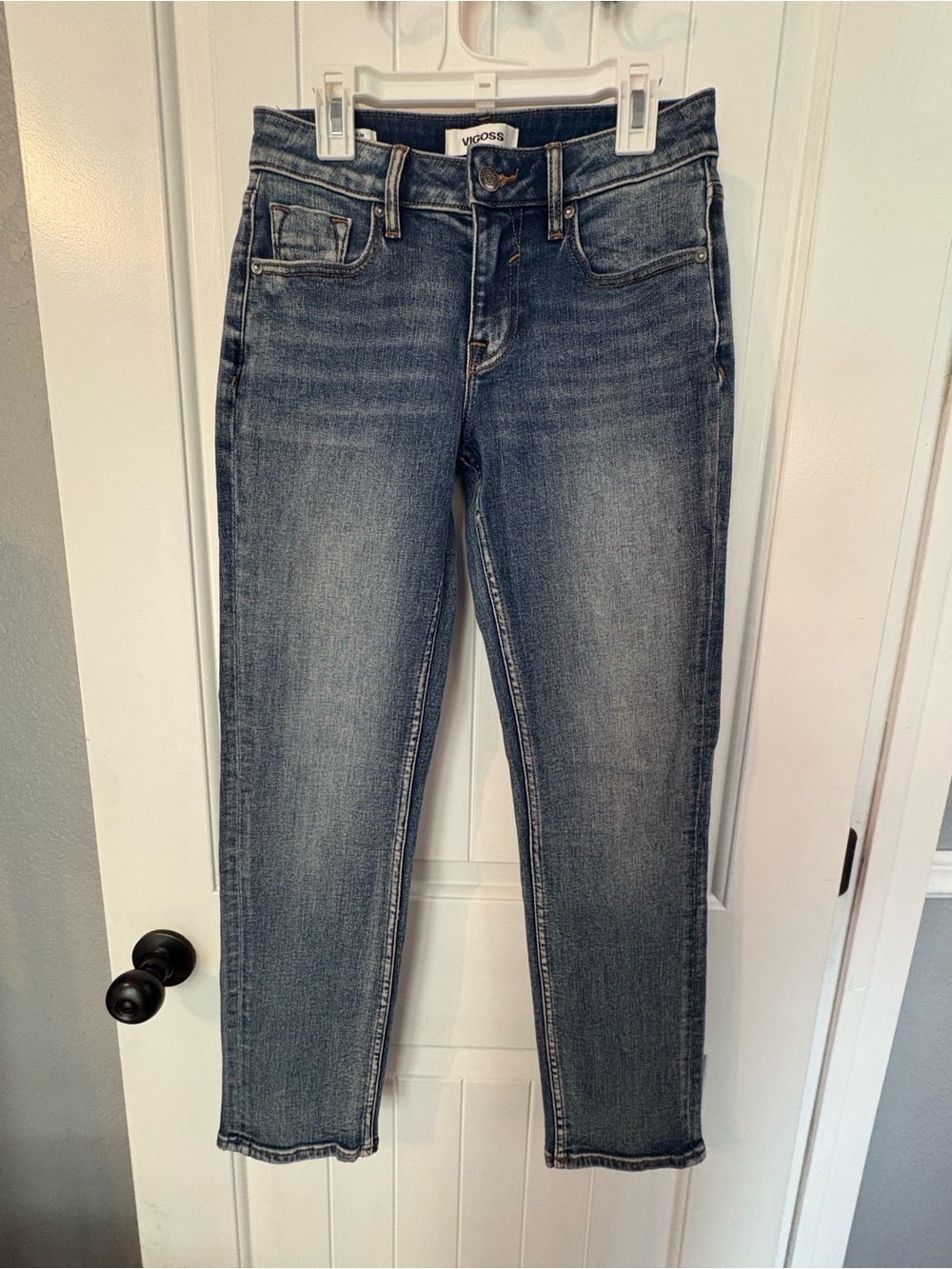 Vigoss Ankle-Cropped Slim Straight Jeans in Washed Blue